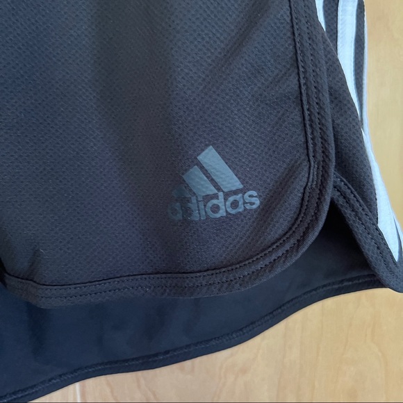 Adidas shorts size small - Picture 2 of 7